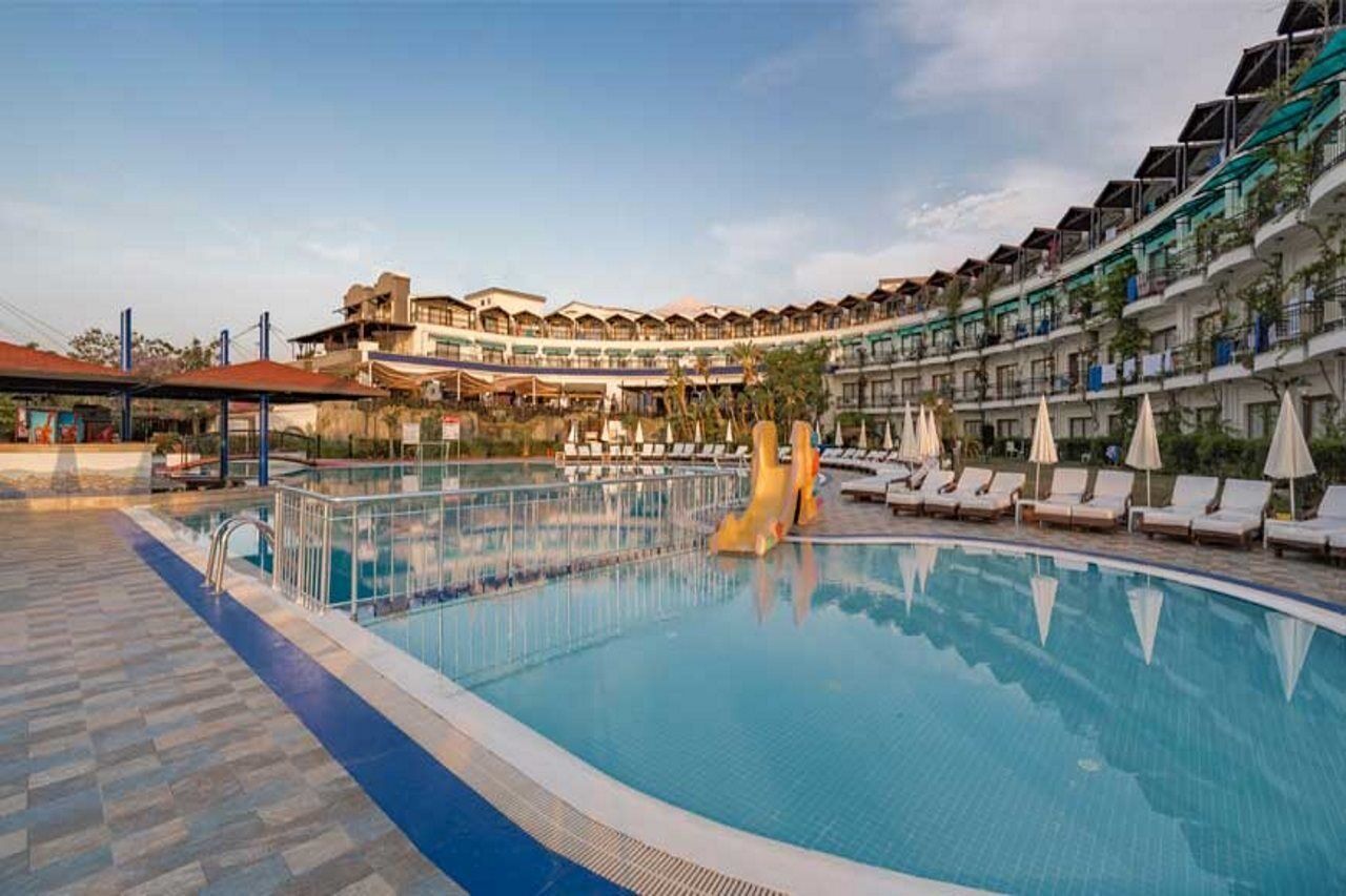 อาร์มาส ลาบาดา โฮเต็ล Hotel เกเมร์ ภายนอก รูปภาพ
